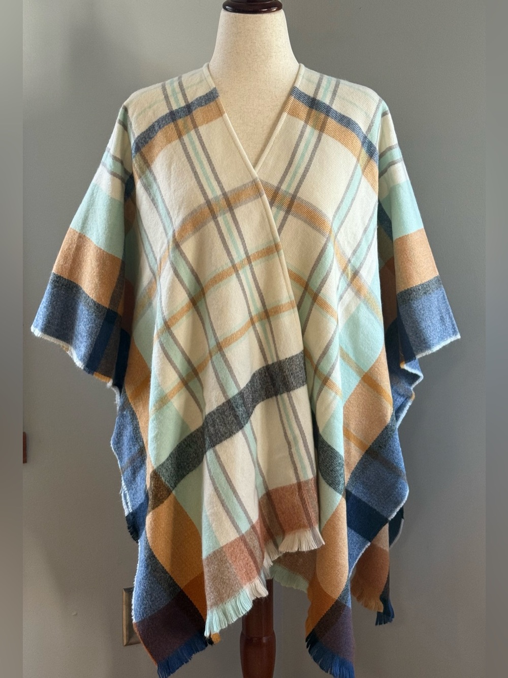 NWT Sonoma Plaid Ruana Poncho Wrap One Size Fring
